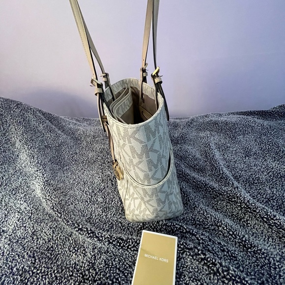 Michael Kors Signature Acorn-tan tote bag - Picture 3 of 8